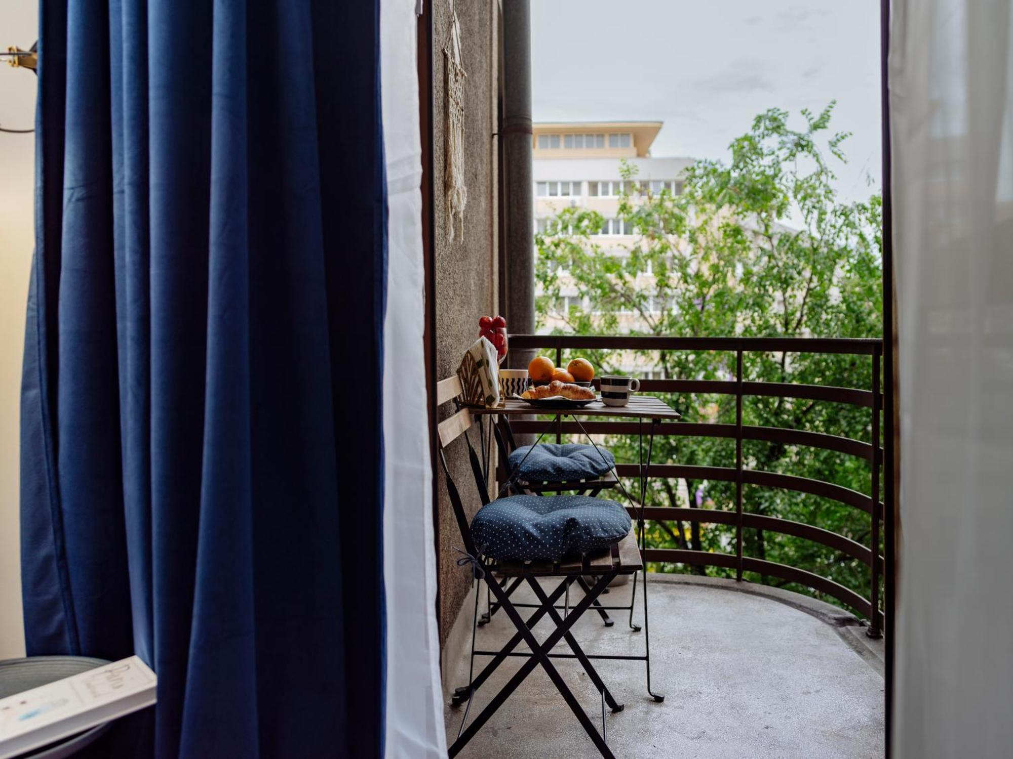 Petite Maison Sur Le Boulevard Bucureşti Eksteriør bilde