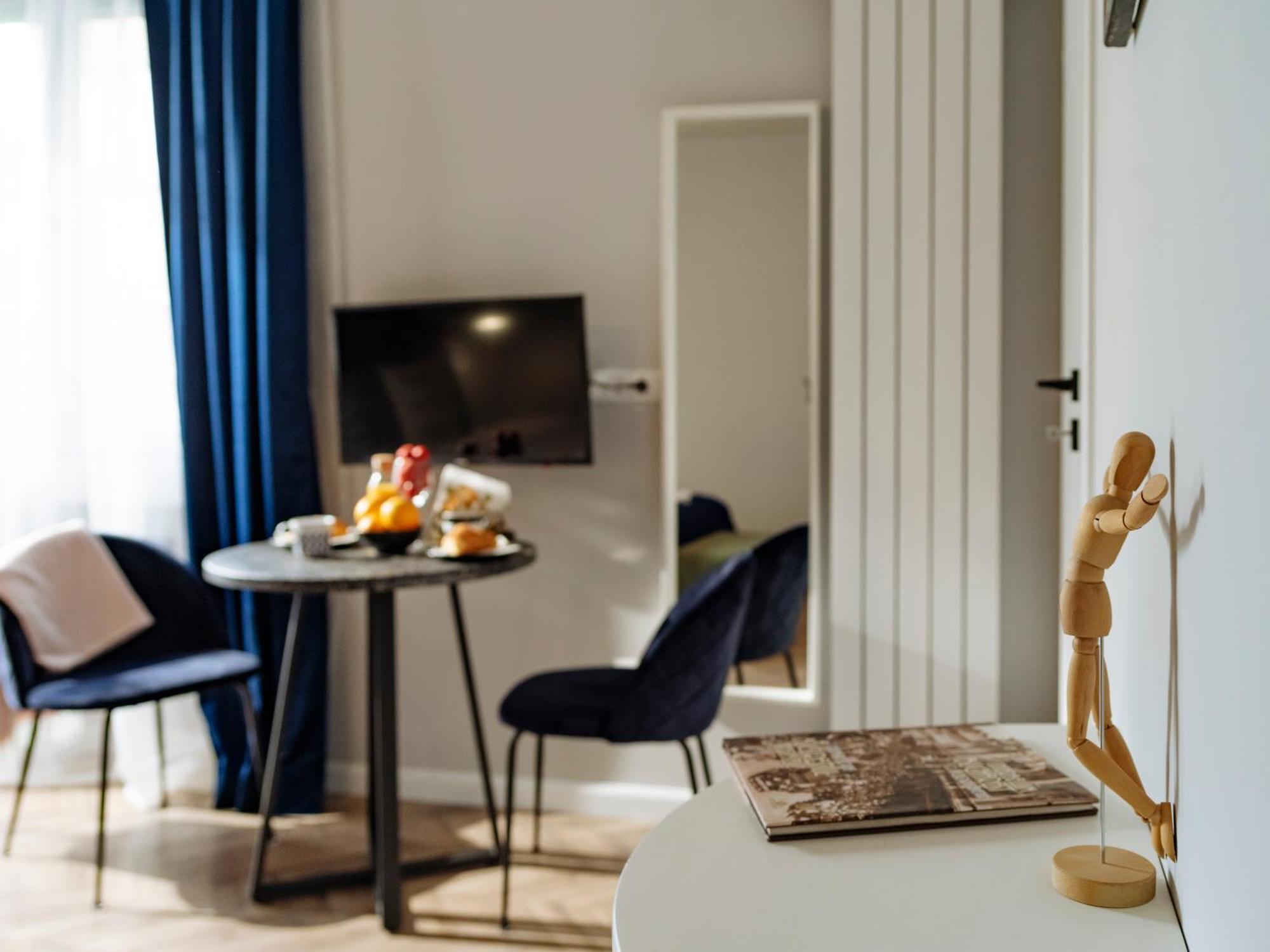 Petite Maison Sur Le Boulevard Bucureşti Eksteriør bilde